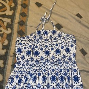 Beautiful patterned halter dress.